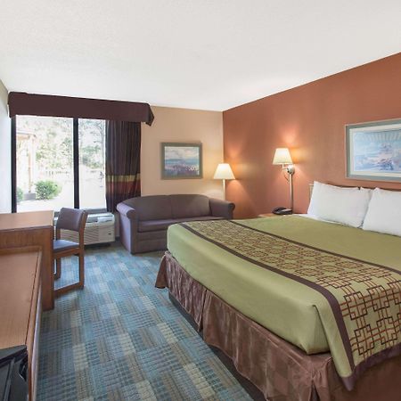 Days Inn By Wyndham Myrtle Beach Socastee Exterior photo